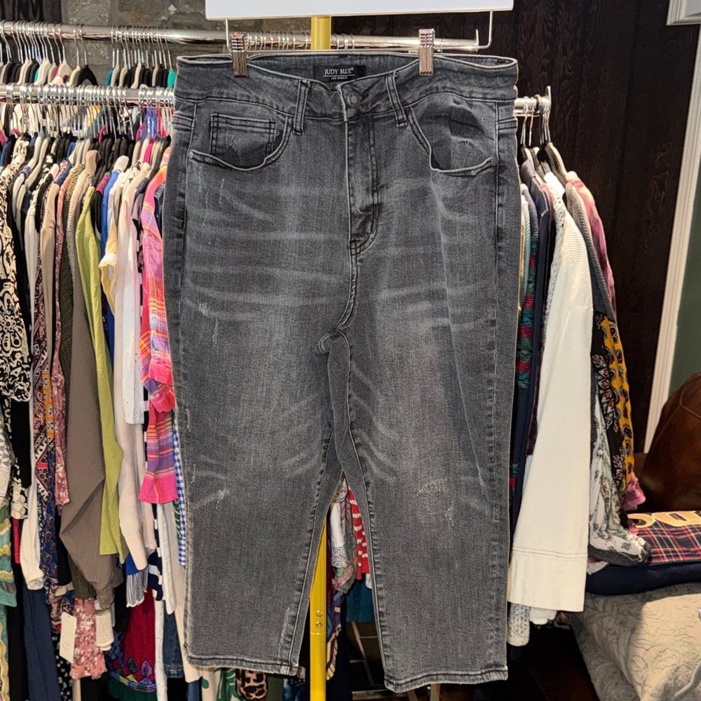 Judy Blue LA Skinny Fit Capri